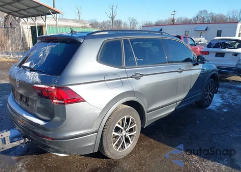 2020 Volkswagen Tiguan 2.0T Se/2.0T Se R-Line Black/2.0T Sel z USA, uszkodzony, nr VIN 3VV3B7AX6LM133635